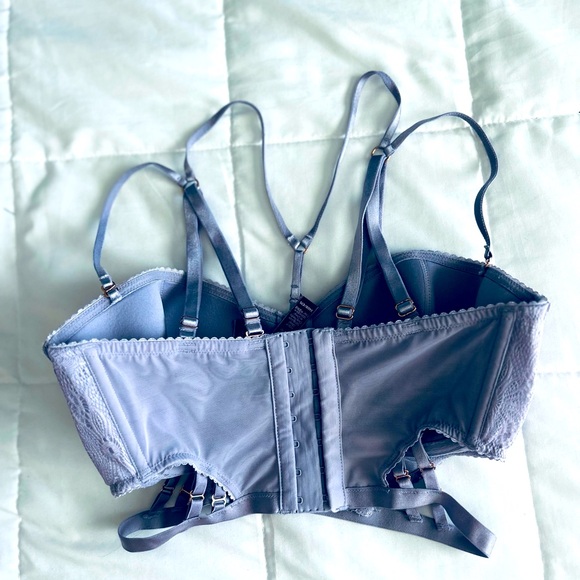 “FREE FANNY PACK” “NEW”  VICTORIA’S SECREY VERY SEXY BRA - Picture 3 of 5